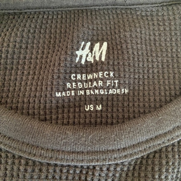 H&M Women's Waffle Shirt; Size Women's Medium - Picture 2 of 3